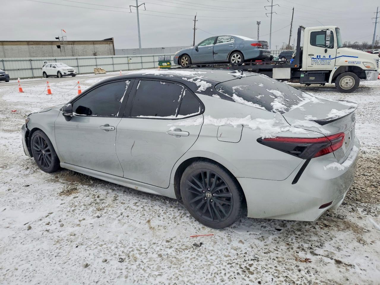 2022 TOYOTA CAMRY XSE photo 3