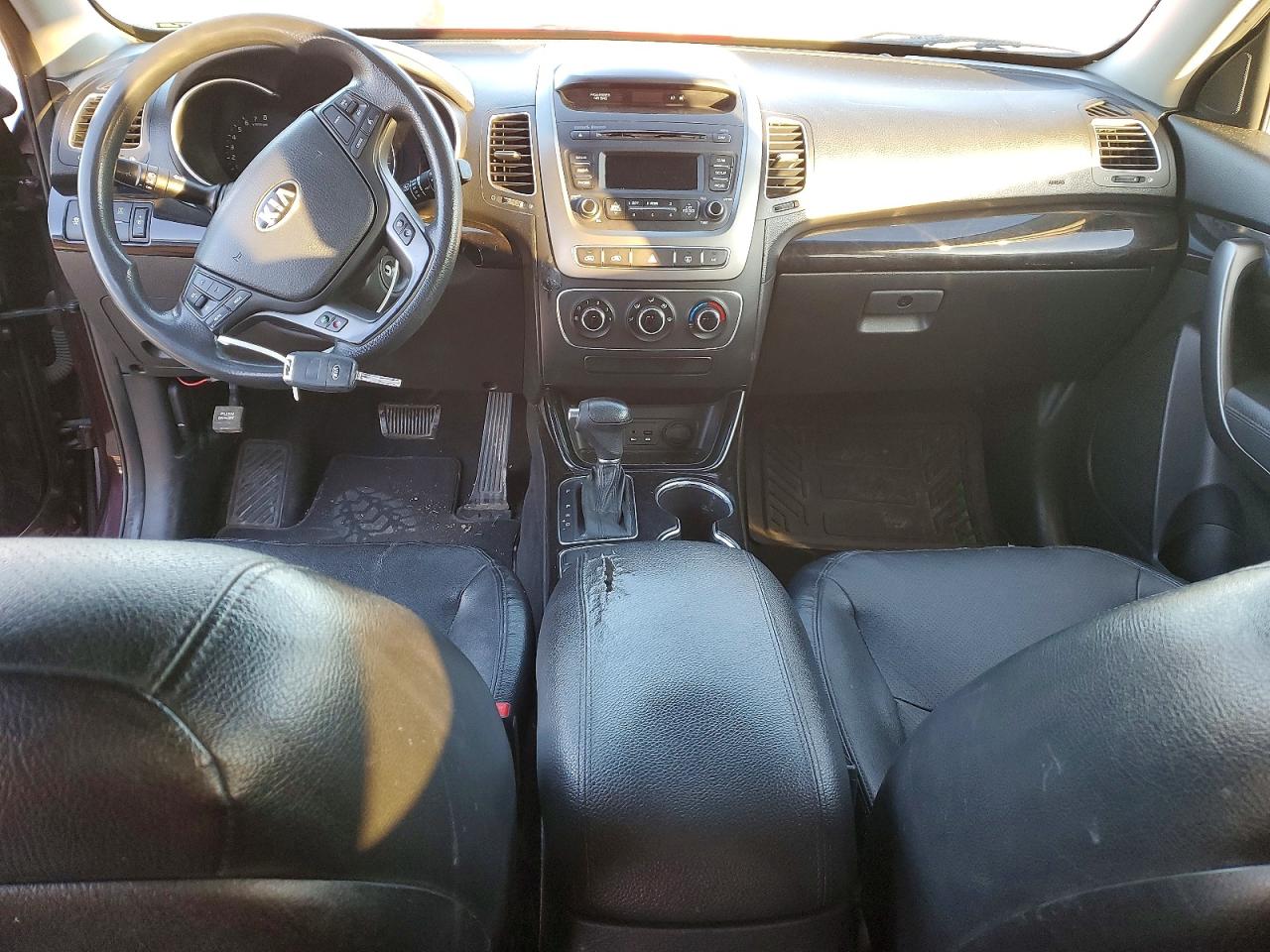 2015 KIA SORENTO LX photo 8