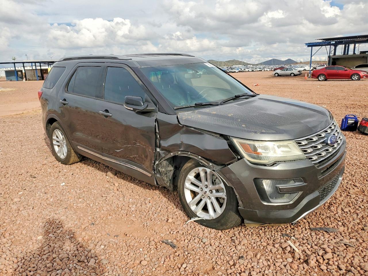 2016 FORD EXPLORER XLT photo 4