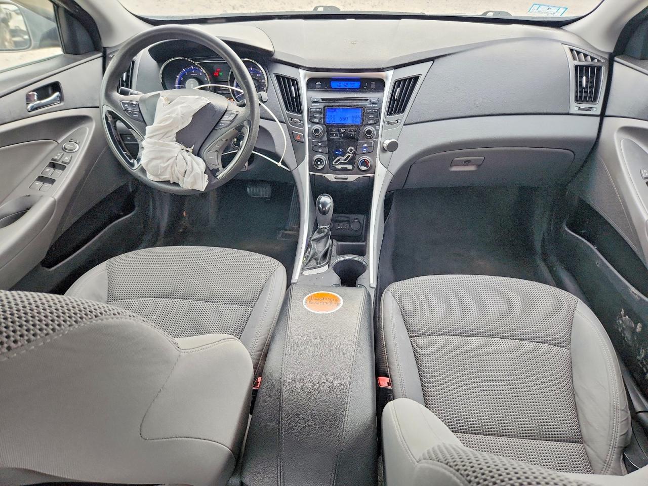 2013 HYUNDAI SONATA GLS photo 8