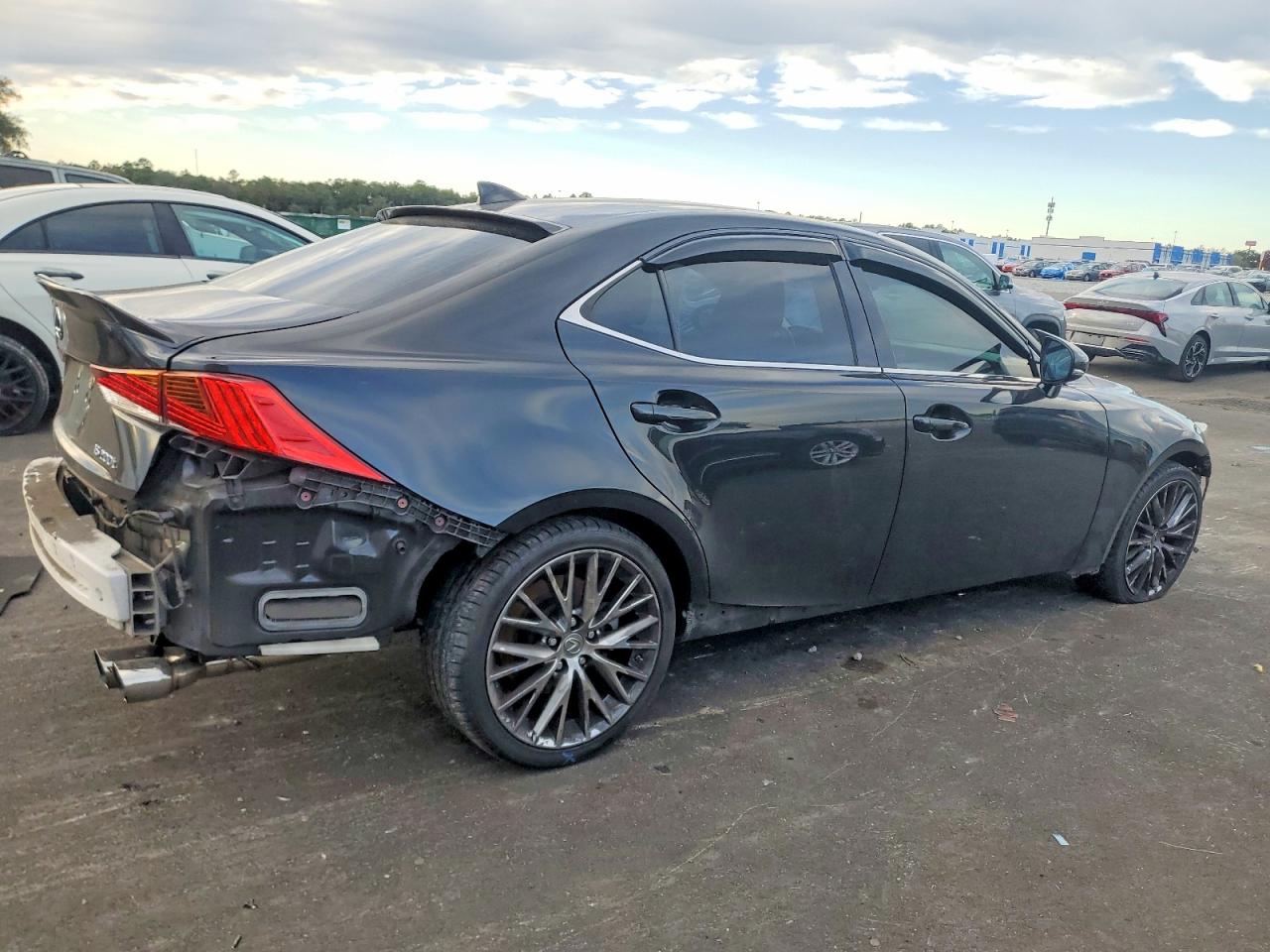 2017 LEXUS IS 200T photo 5