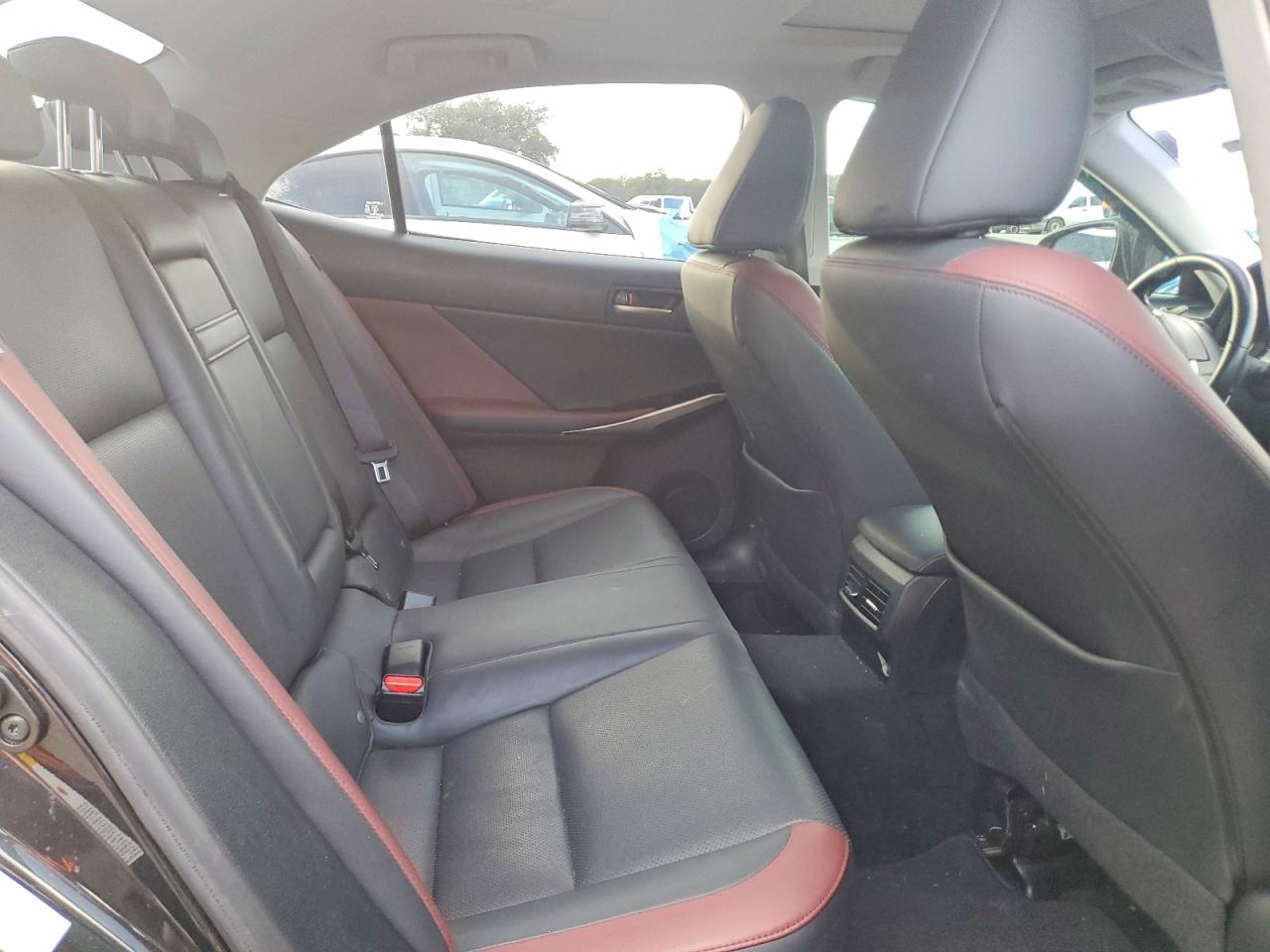 2017 LEXUS IS 200T photo 19