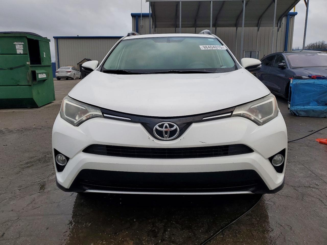 2016 TOYOTA RAV4 XLE photo 5