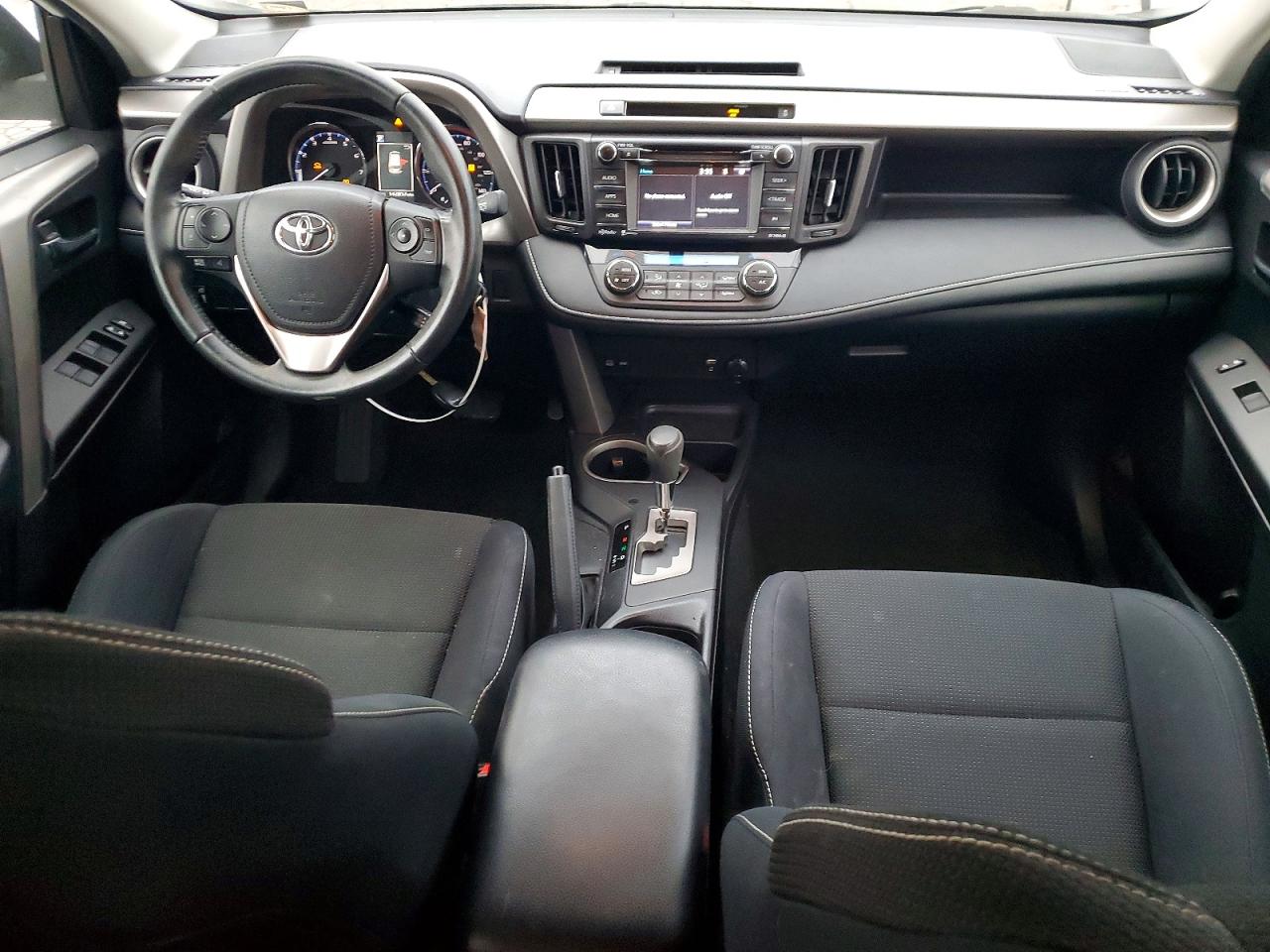 2016 TOYOTA RAV4 XLE photo 8