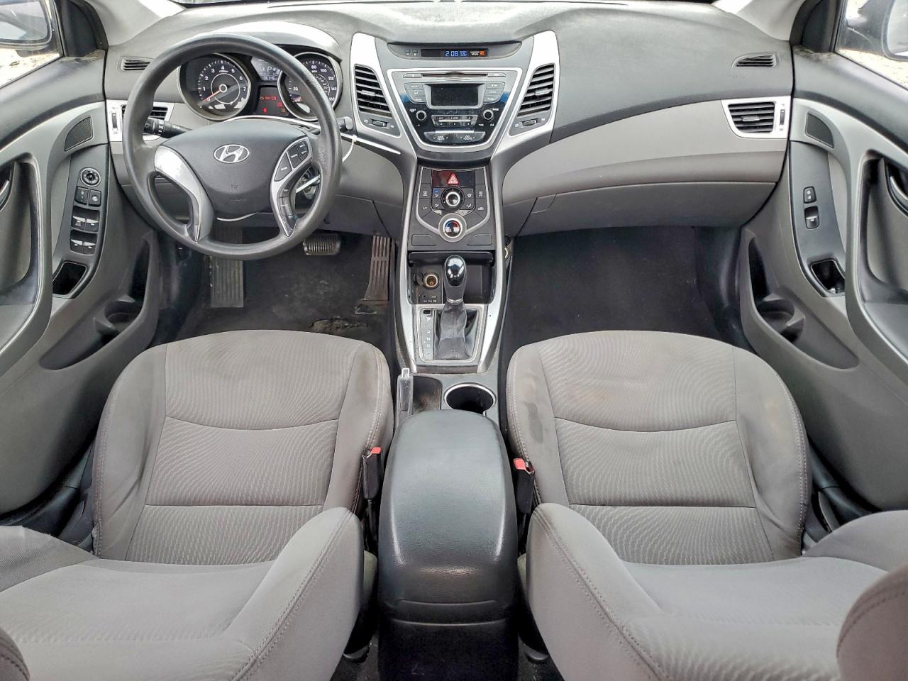 2016 HYUNDAI ELANTRA SE photo 8
