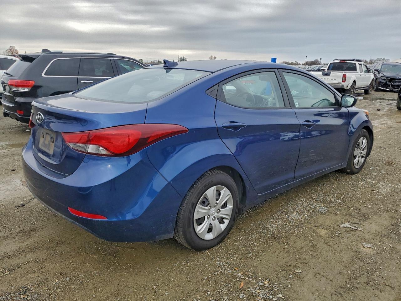 2016 HYUNDAI ELANTRA SE photo 3