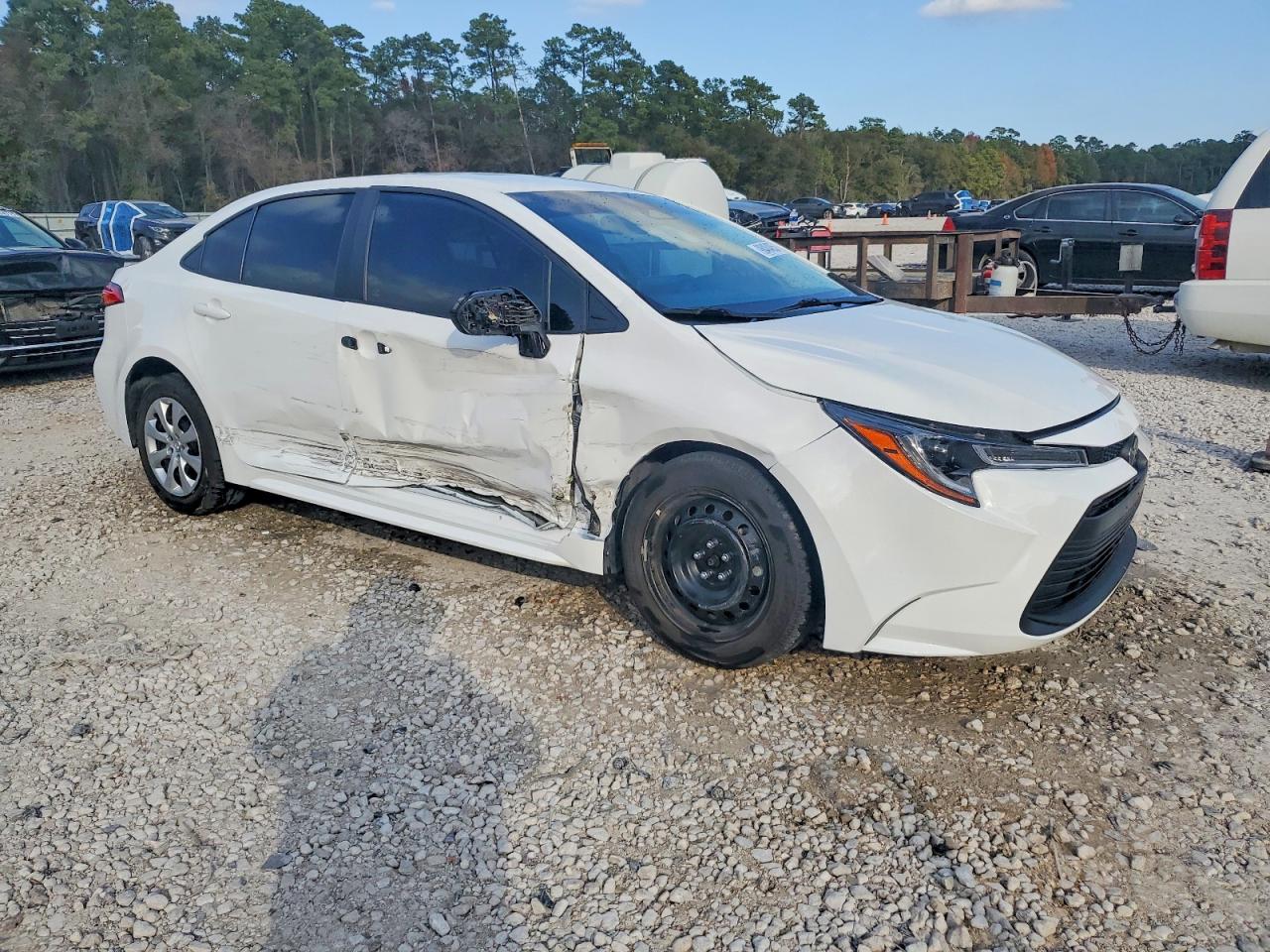2023 TOYOTA COROLLA LE photo 4