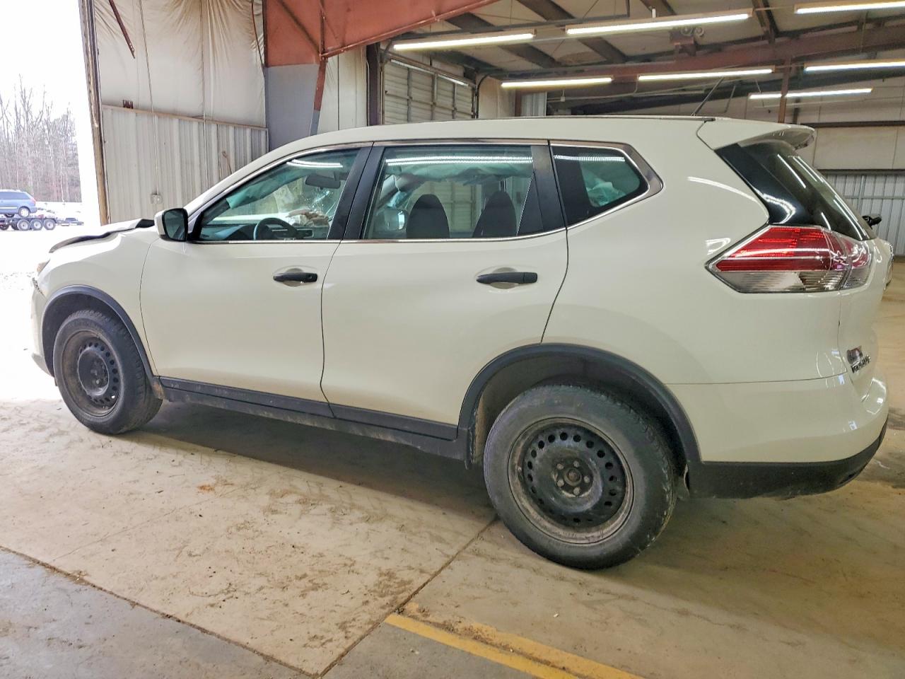 2016 NISSAN ROGUE S photo 2