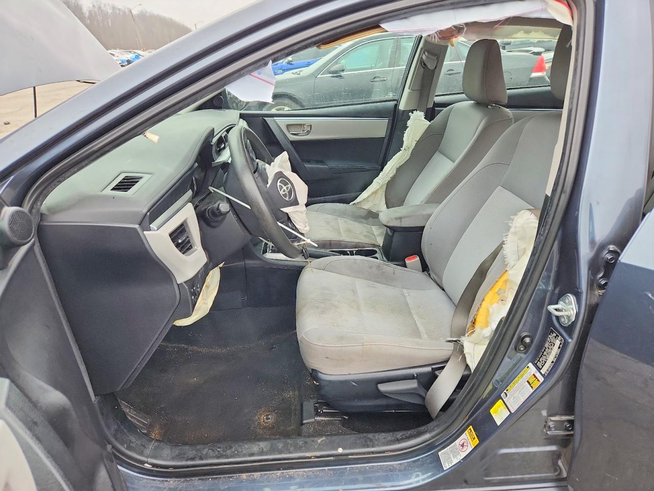 2015 TOYOTA COROLLA L photo 13