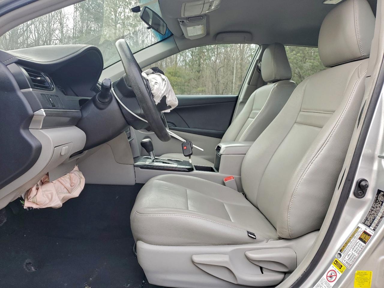 2014 TOYOTA CAMRY L photo 7