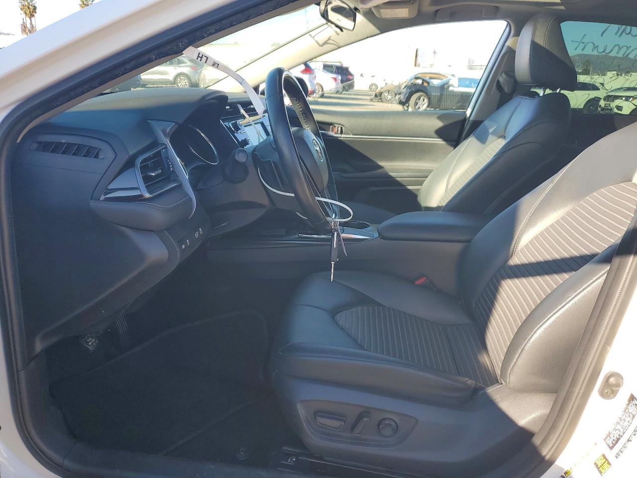 2019 TOYOTA CAMRY L photo 7