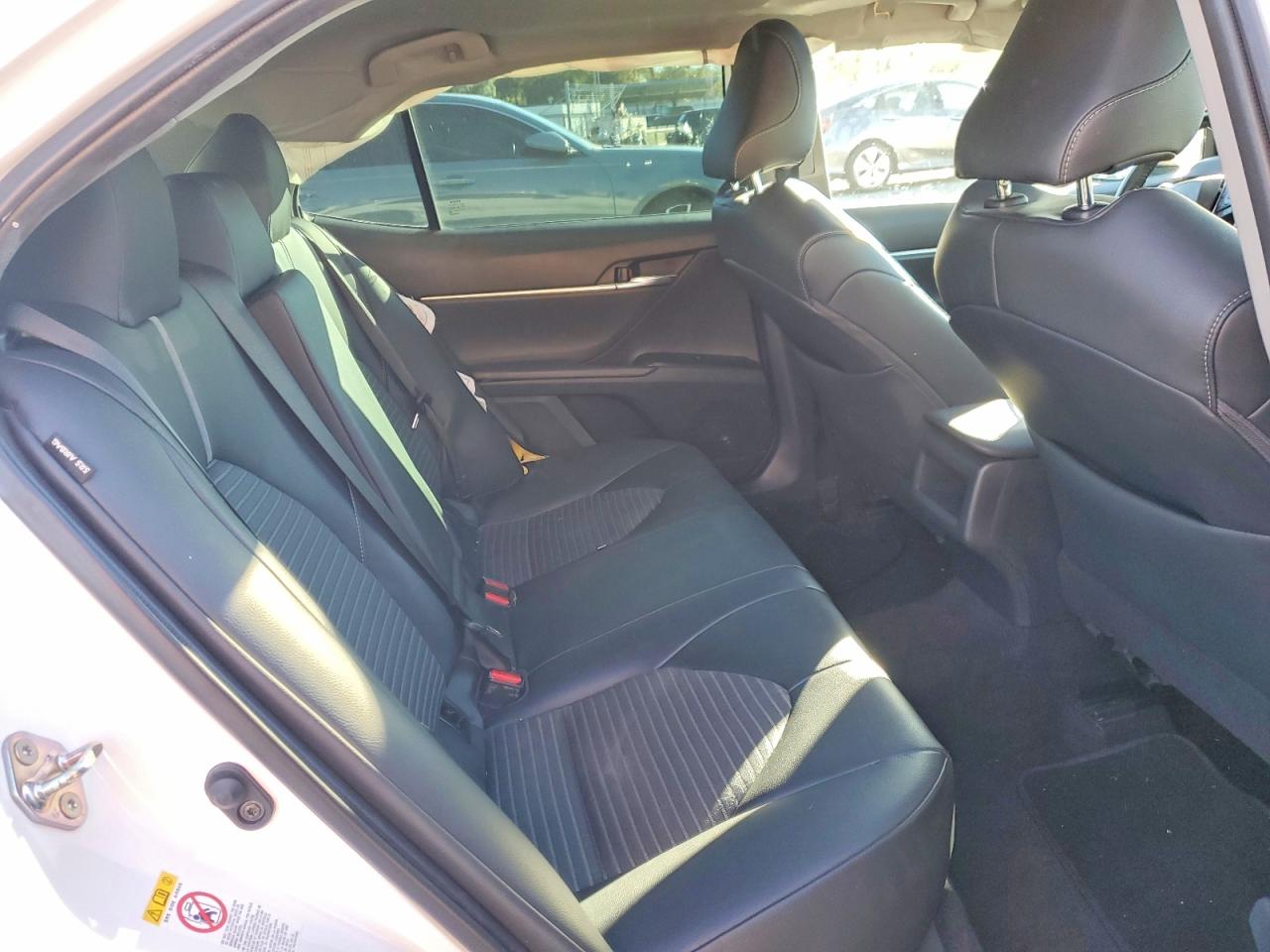 2019 TOYOTA CAMRY L photo 10