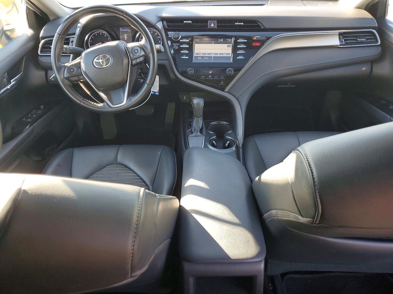 2019 TOYOTA CAMRY L photo 8