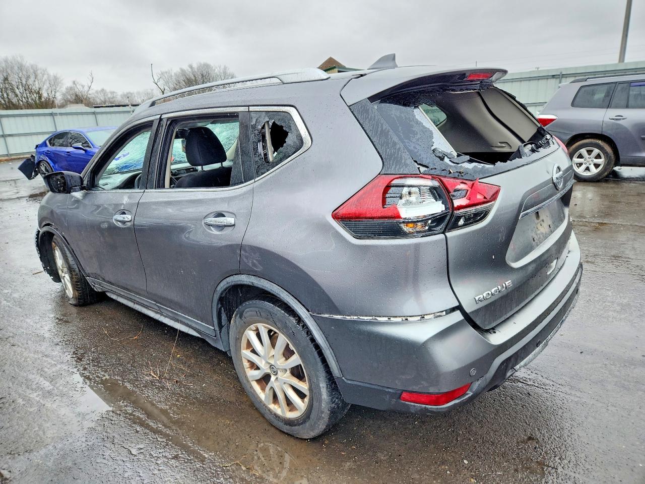 2019 NISSAN ROGUE S photo 2