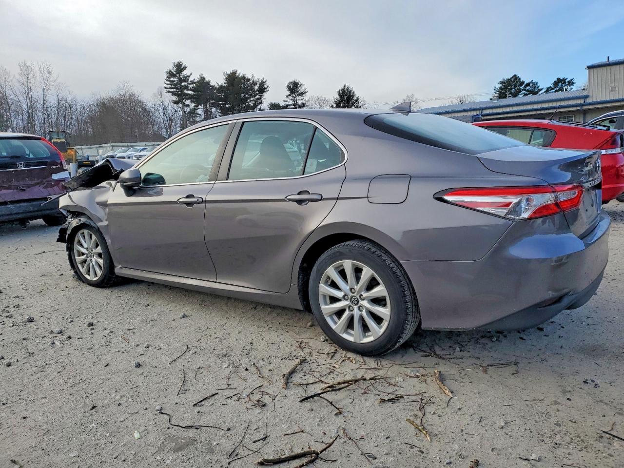 2019 TOYOTA CAMRY L photo 2