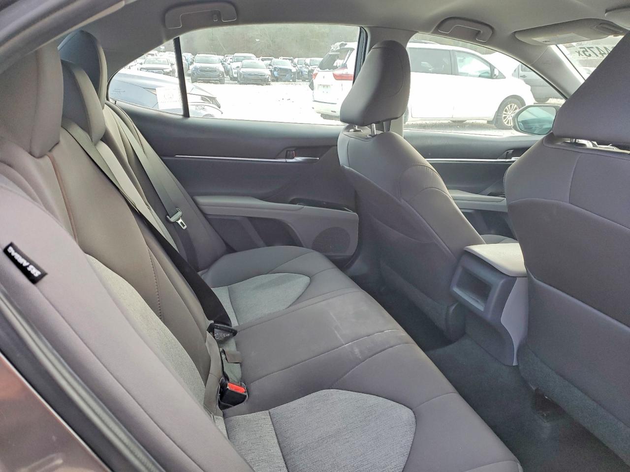 2019 TOYOTA CAMRY L photo 10