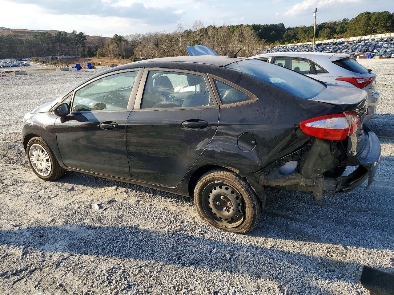2016 FORD FIESTA S photo 2