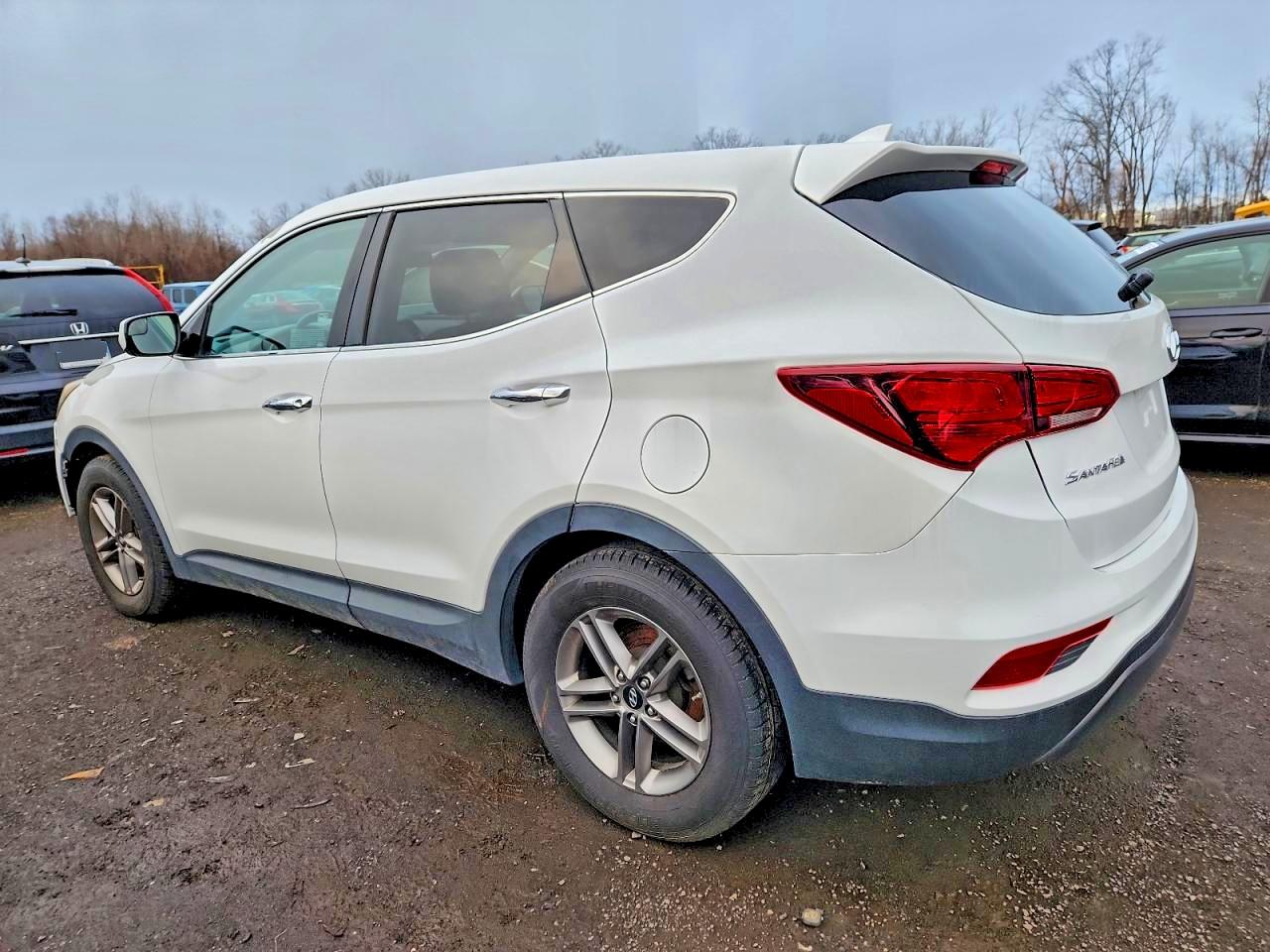 2017 HYUNDAI SANTA FE SPORT photo 2