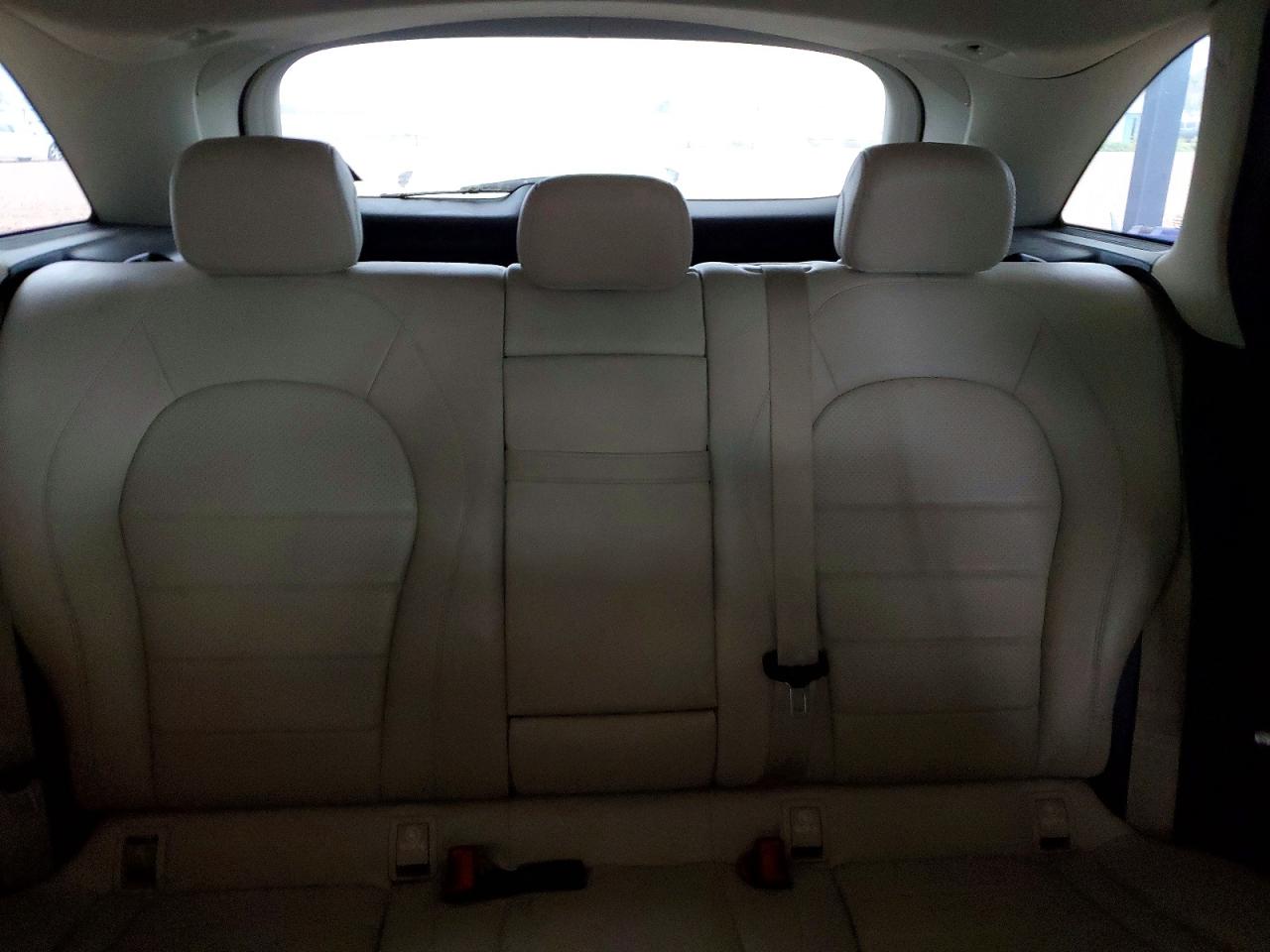2016 MERCEDES-BENZ GLC 300 photo 10