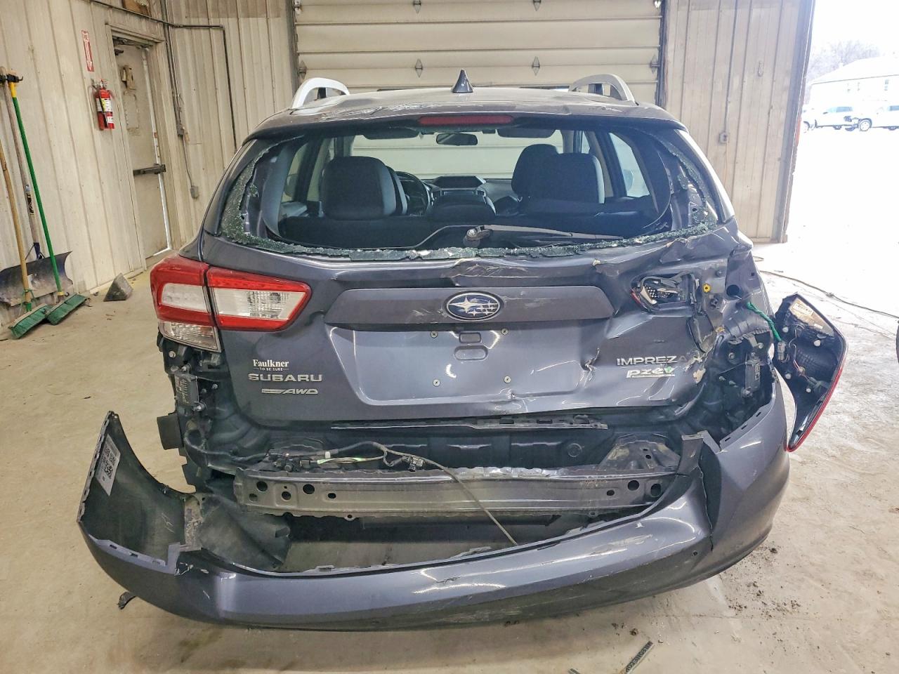 2017 SUBARU IMPREZA LIMITED photo 6
