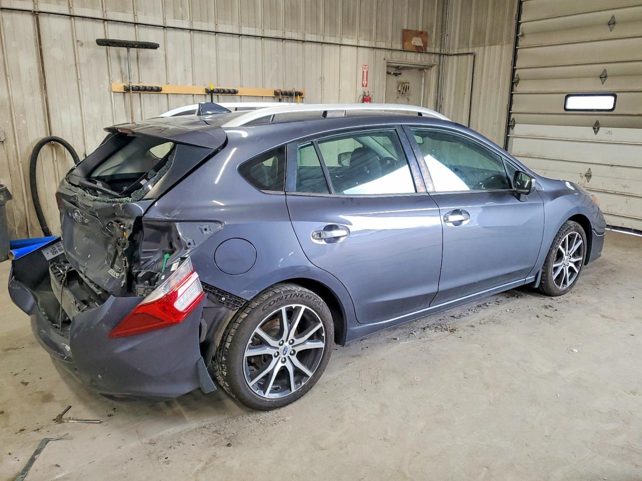 2017 SUBARU IMPREZA LIMITED photo 3