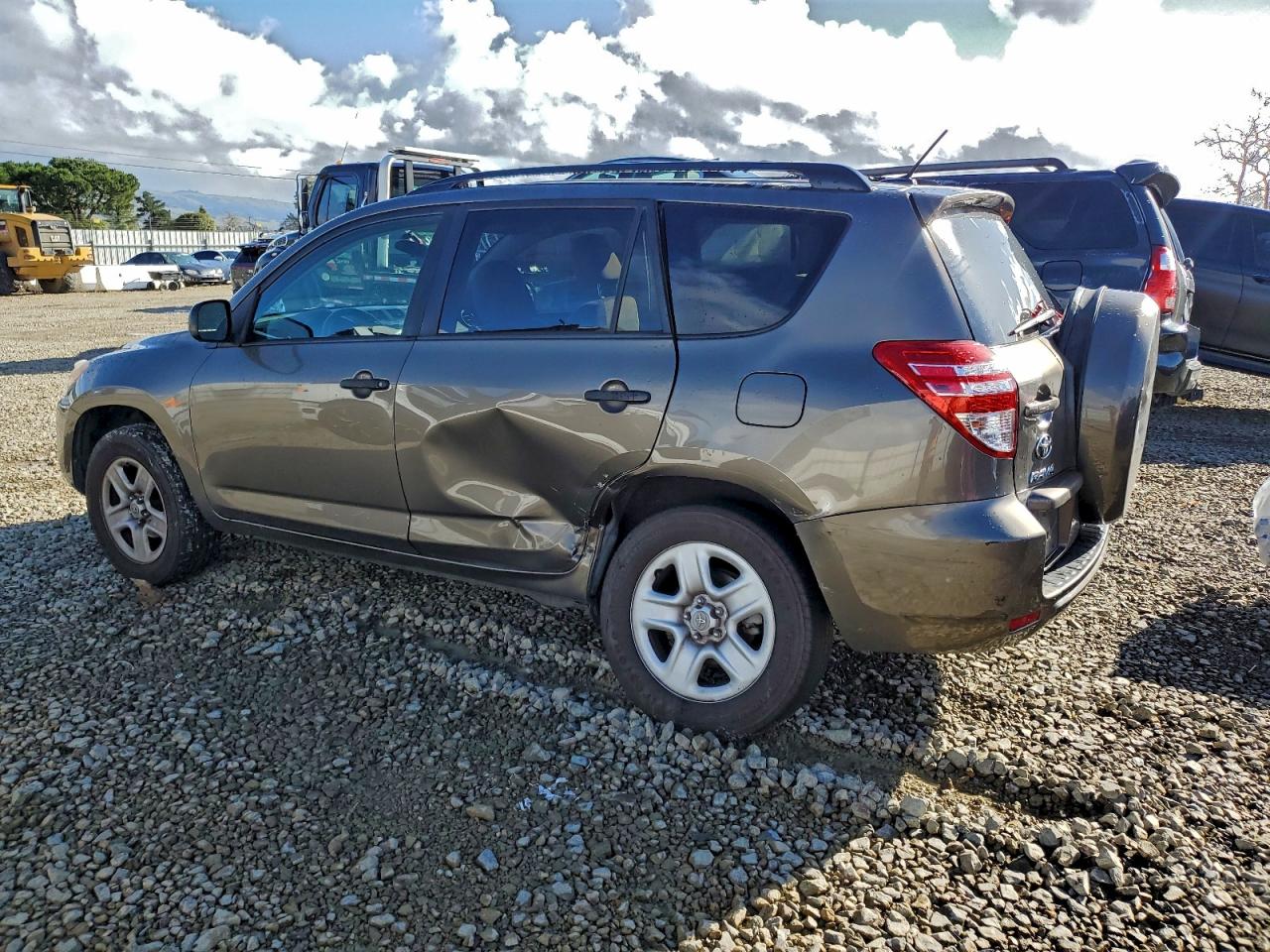 2011 TOYOTA RAV4 photo 2