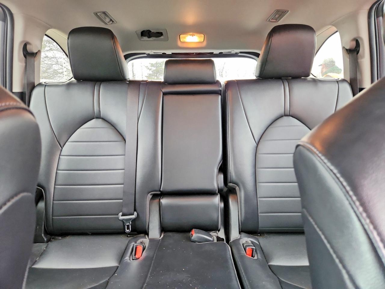 2022 TOYOTA HIGHLANDER XLE photo 10