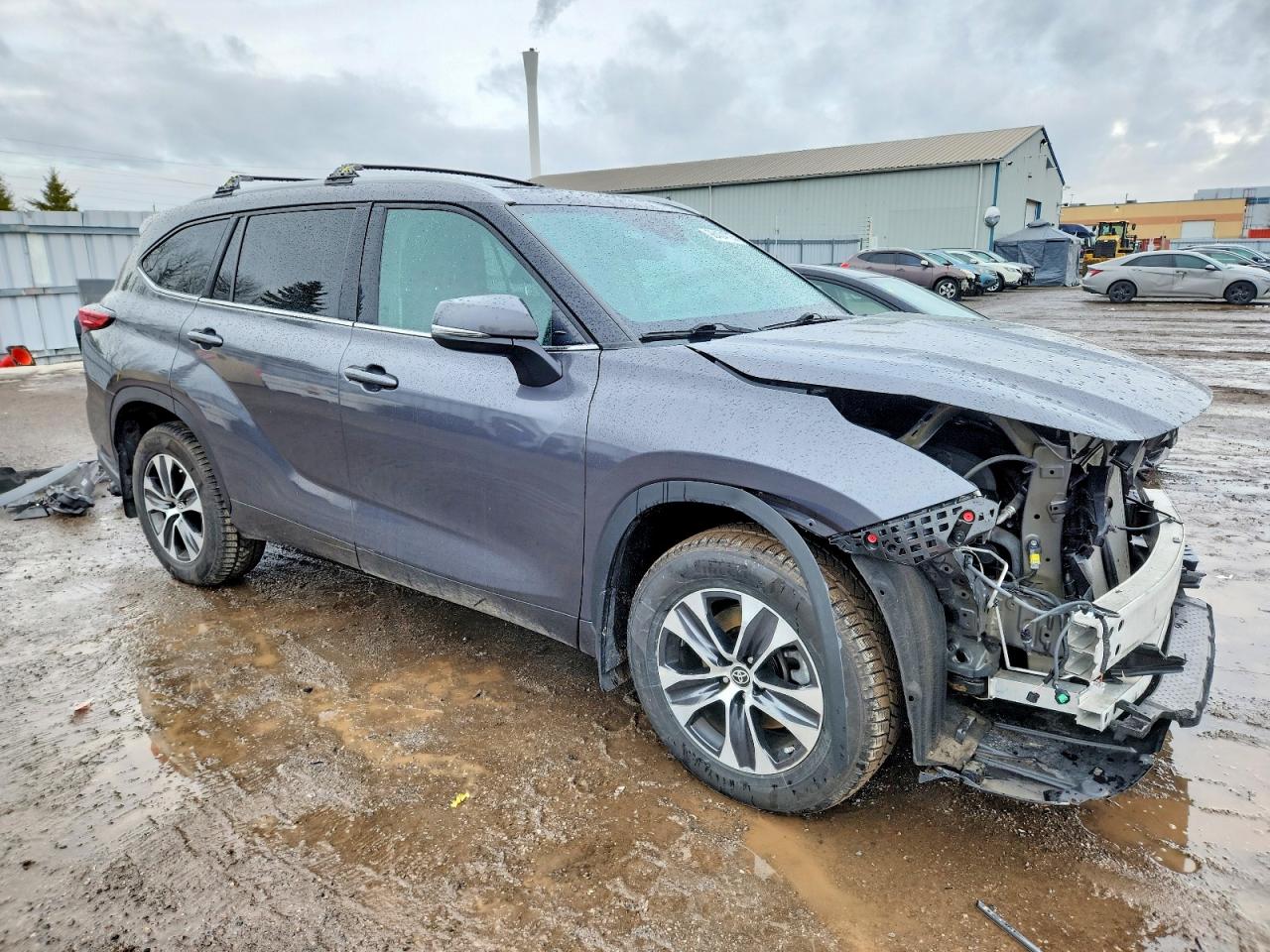 2022 TOYOTA HIGHLANDER XLE photo 4