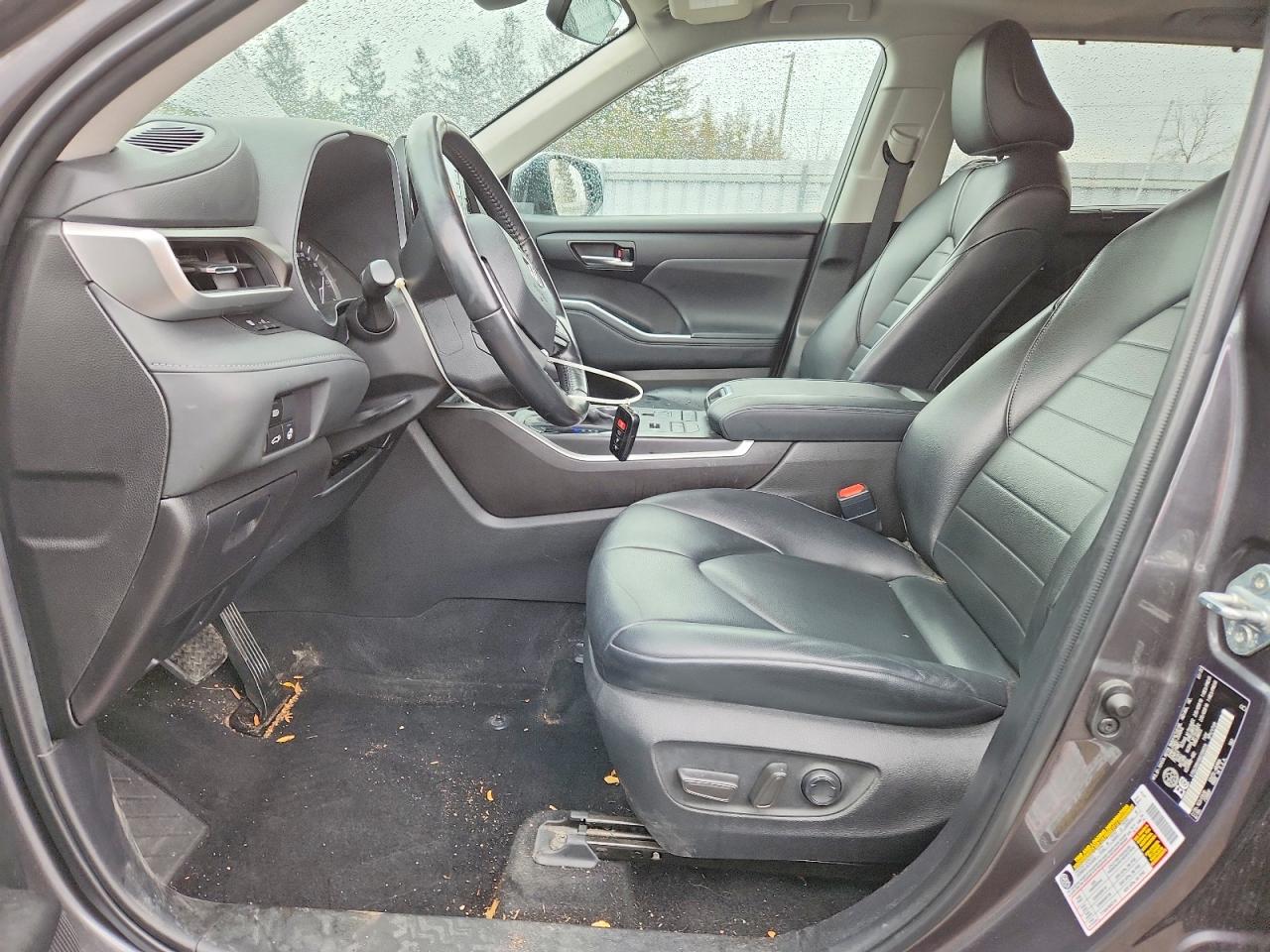 2022 TOYOTA HIGHLANDER XLE photo 7