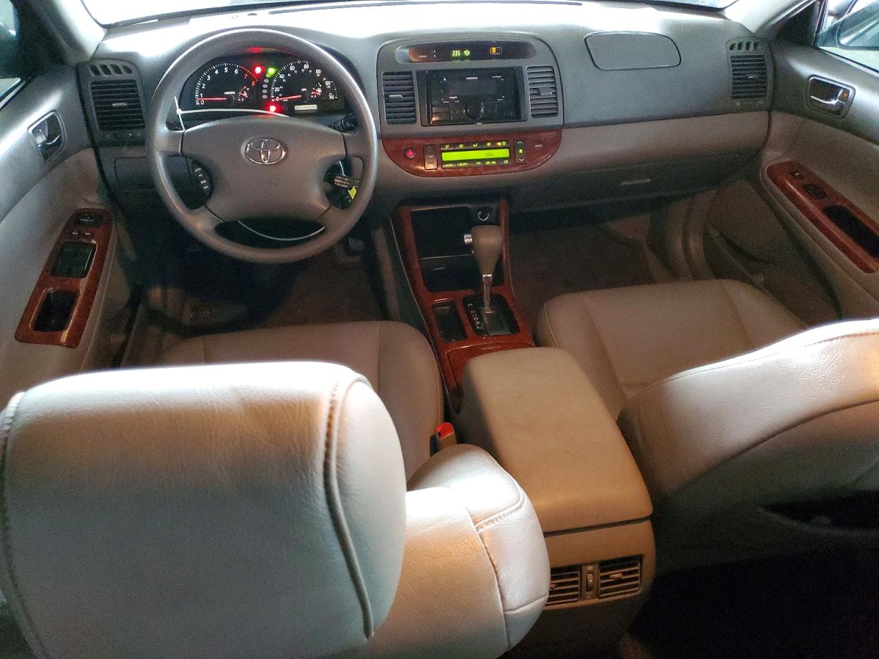 2004 TOYOTA CAMRY LE photo 8