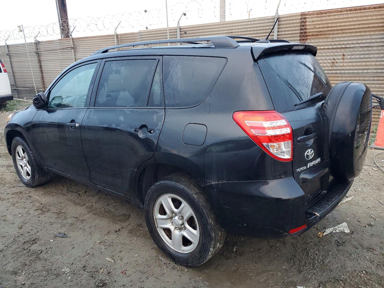 2009 TOYOTA RAV4 photo 2