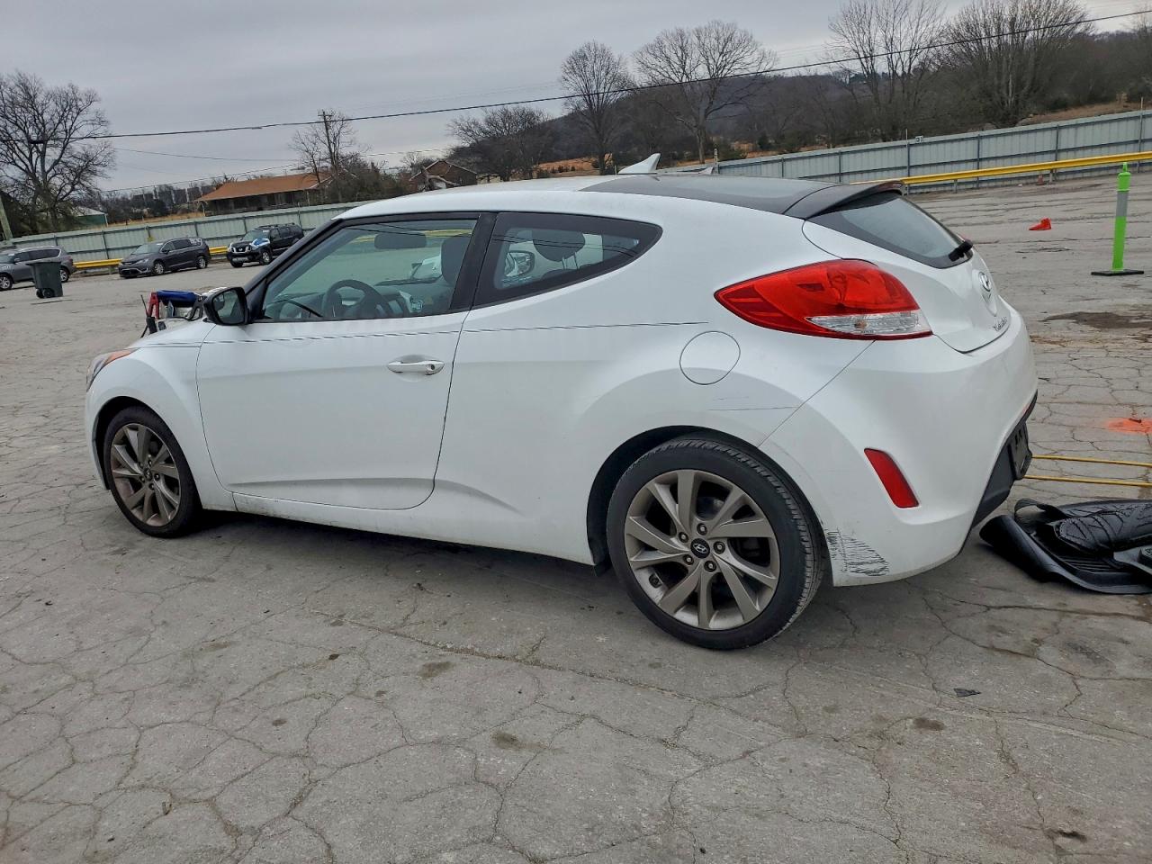 2017 HYUNDAI VELOSTER photo 2