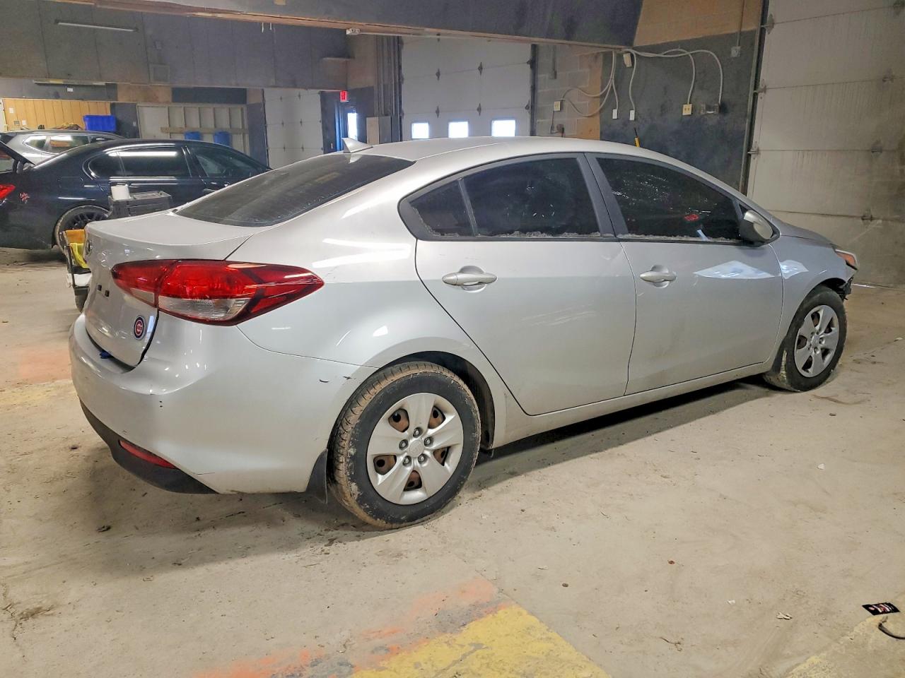 2017 KIA FORTE LX photo 3