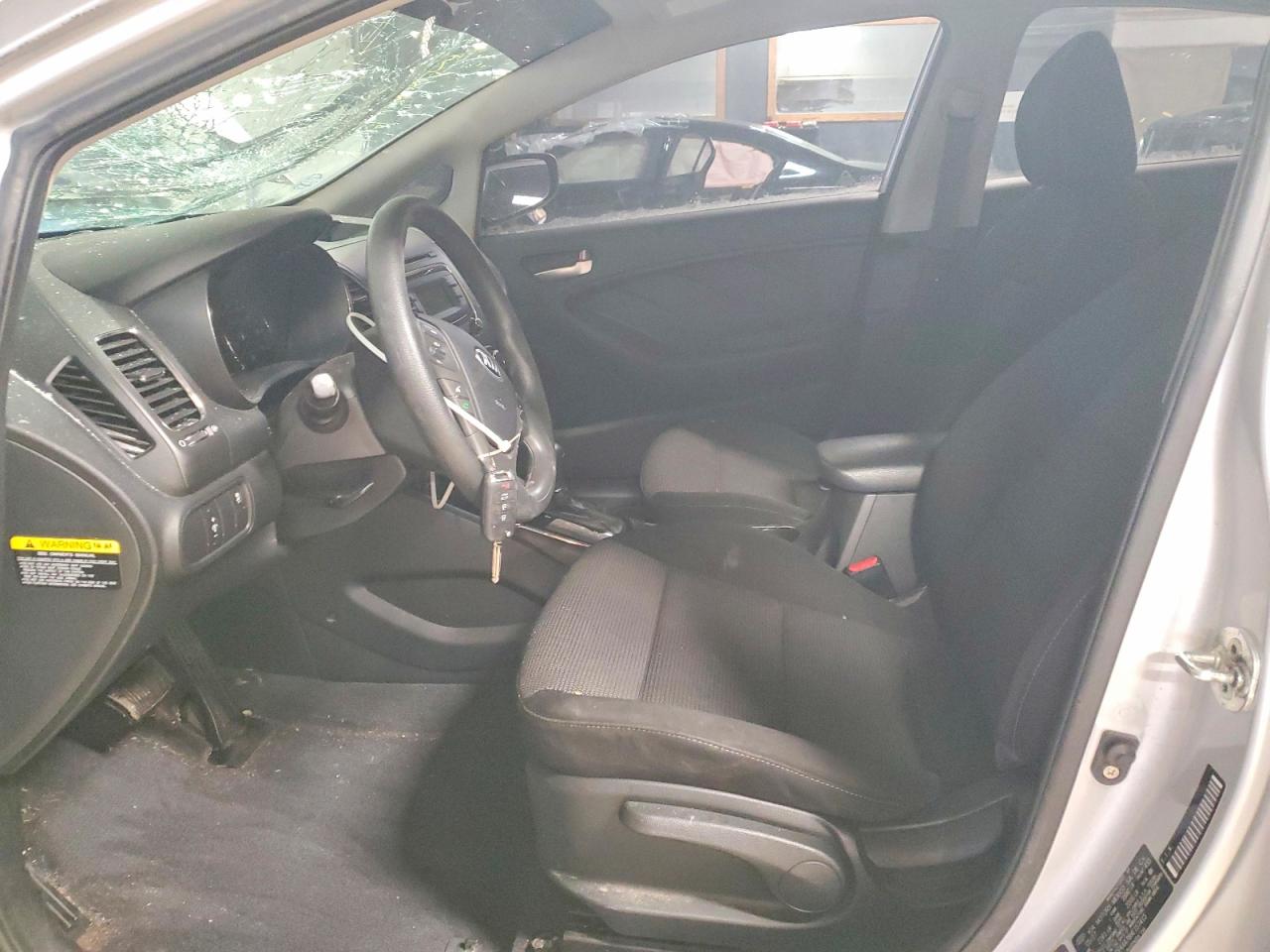 2017 KIA FORTE LX photo 7