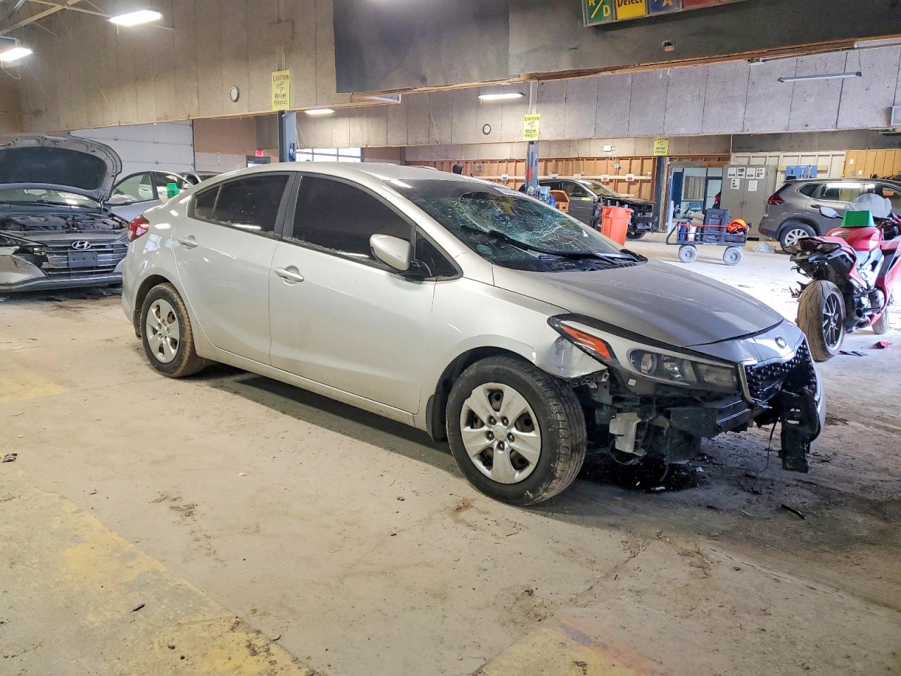 2017 KIA FORTE LX photo 4