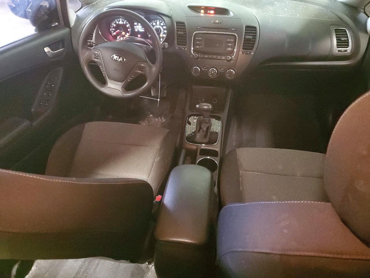 2017 KIA FORTE LX photo 8