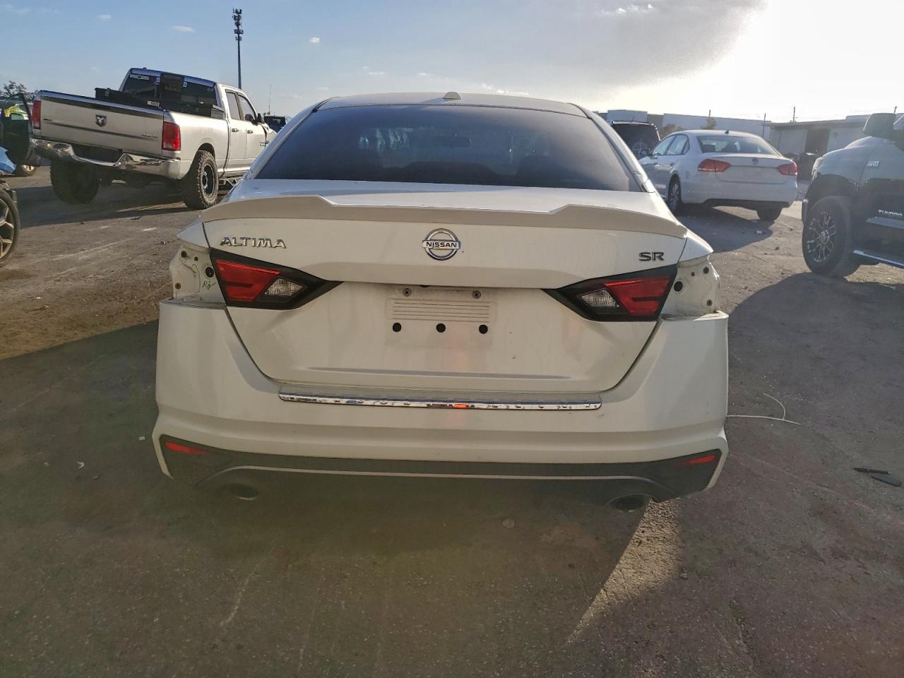 2019 NISSAN ALTIMA SR photo 6