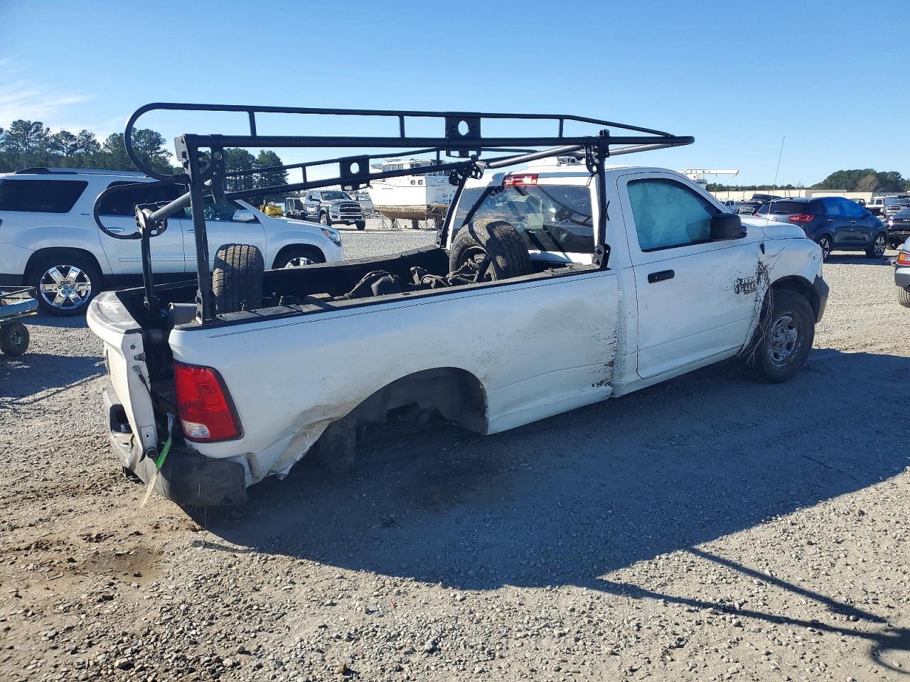2019 RAM 1500 CLASSIC TRADESMAN photo 3