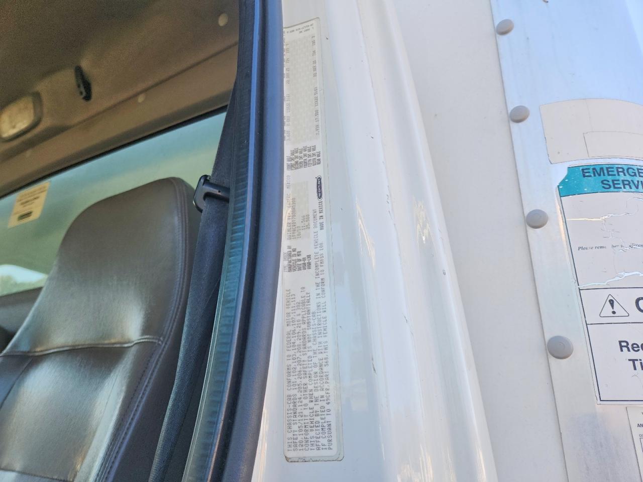 2011 FREIGHTLINER M2 106 MEDIUM DUTY photo 10