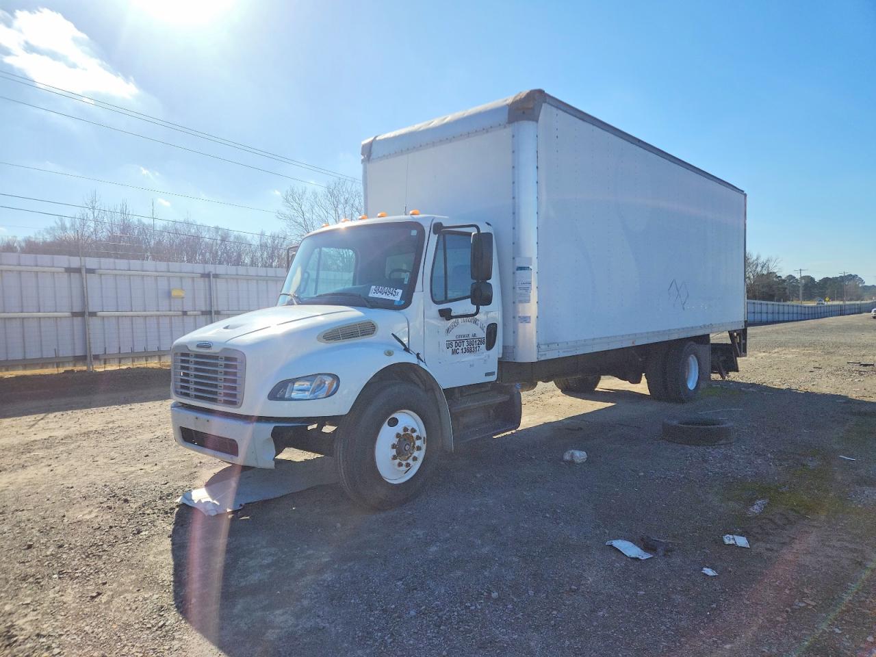 2011 FREIGHTLINER M2 106 MEDIUM DUTY photo 2