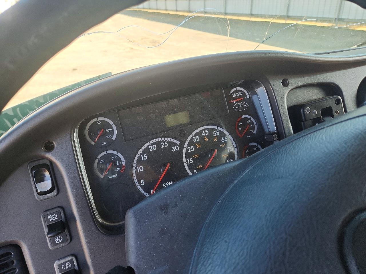 2011 FREIGHTLINER M2 106 MEDIUM DUTY photo 8