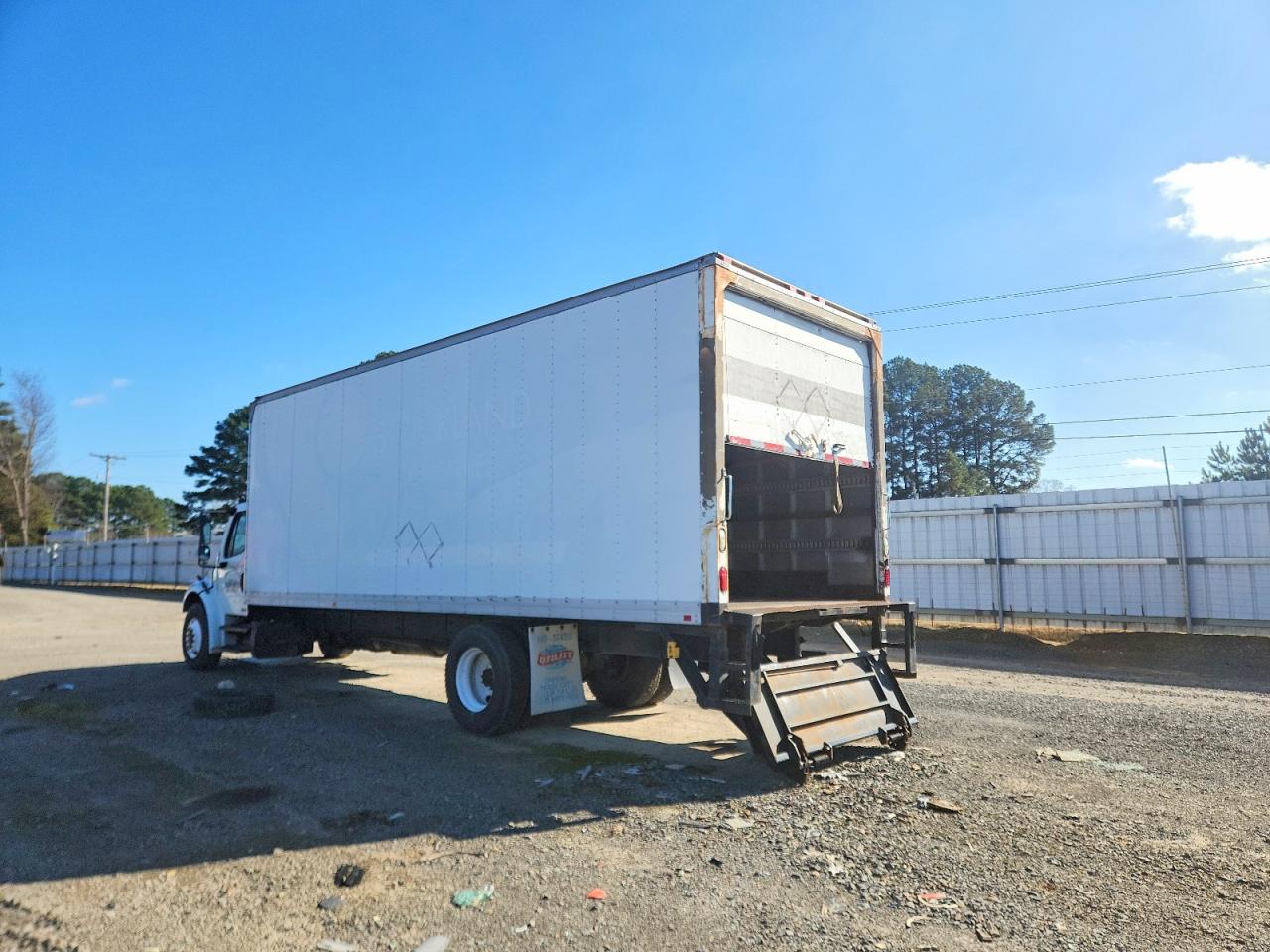 2011 FREIGHTLINER M2 106 MEDIUM DUTY photo 3