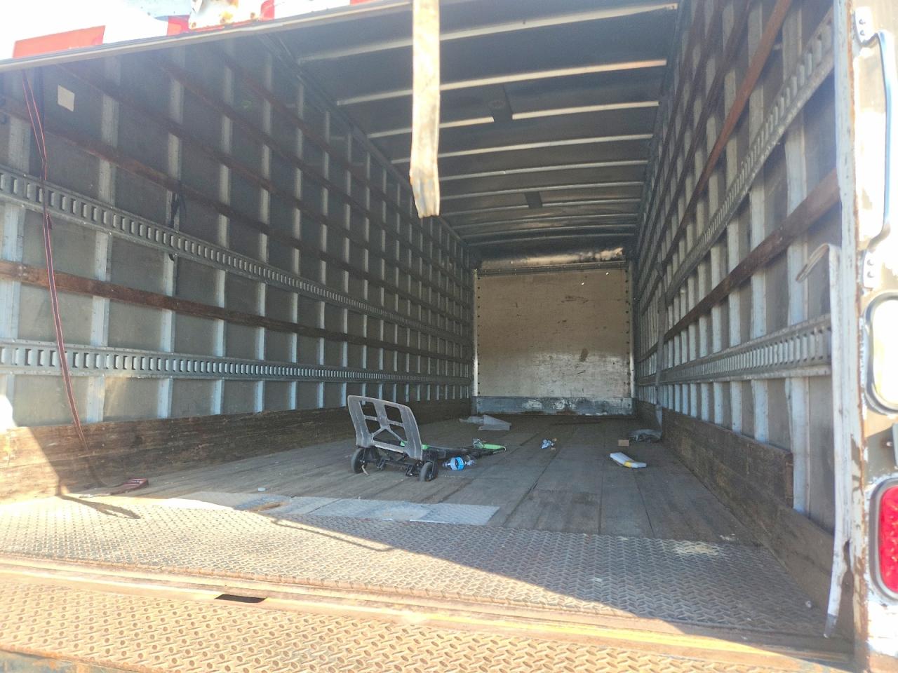 2011 FREIGHTLINER M2 106 MEDIUM DUTY photo 6