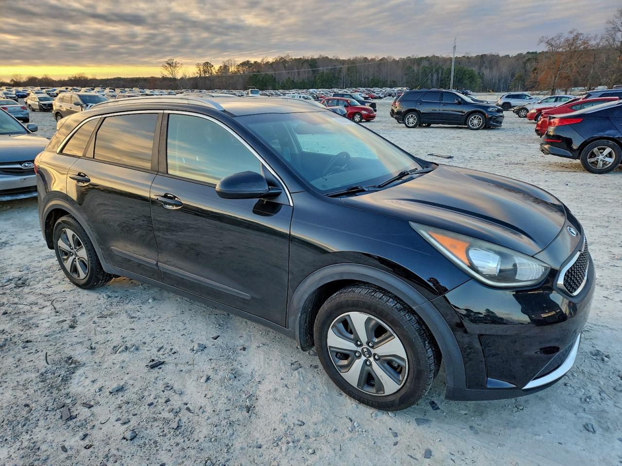 2017 KIA NIRO FE photo 4