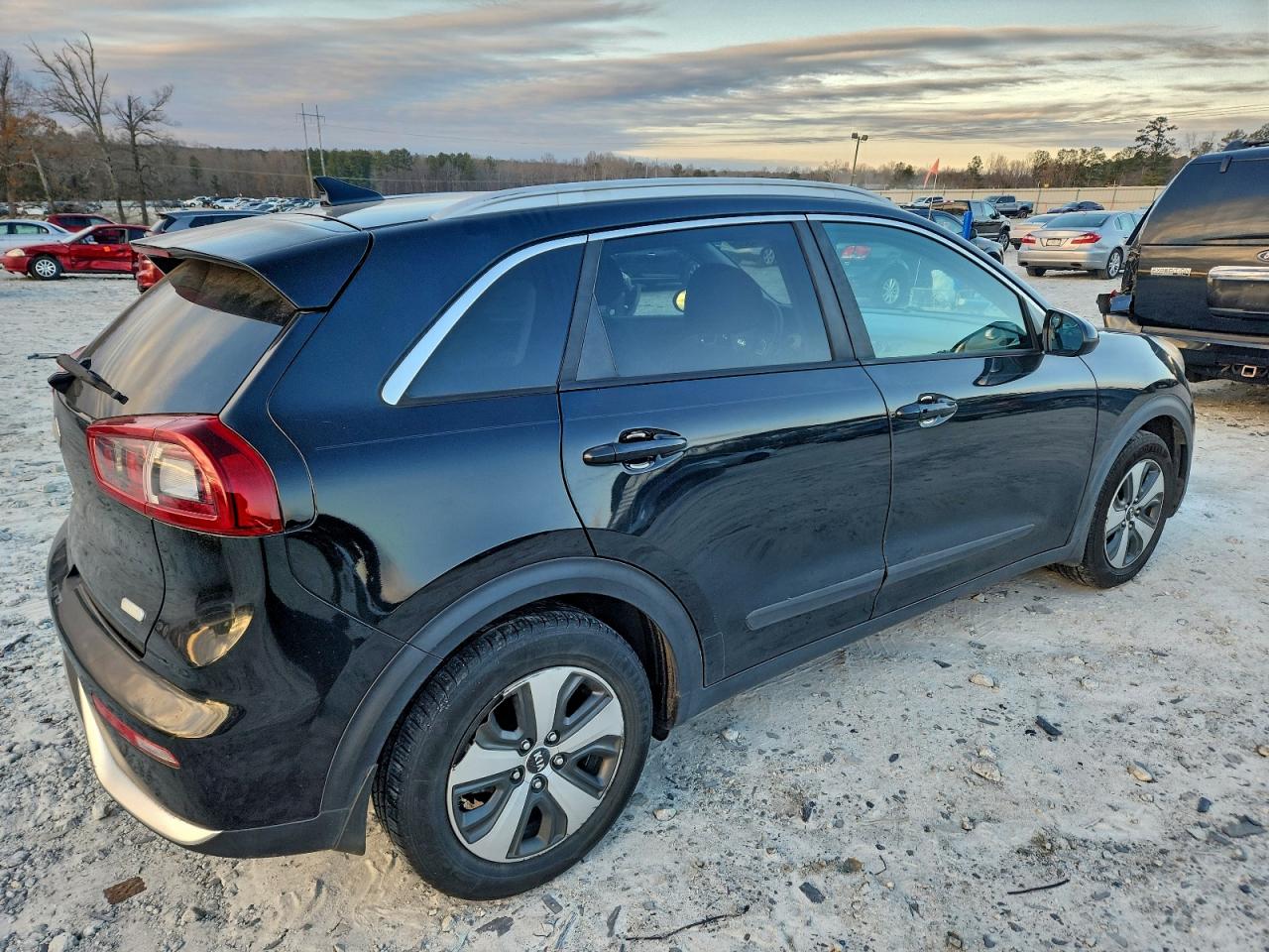 2017 KIA NIRO FE photo 3