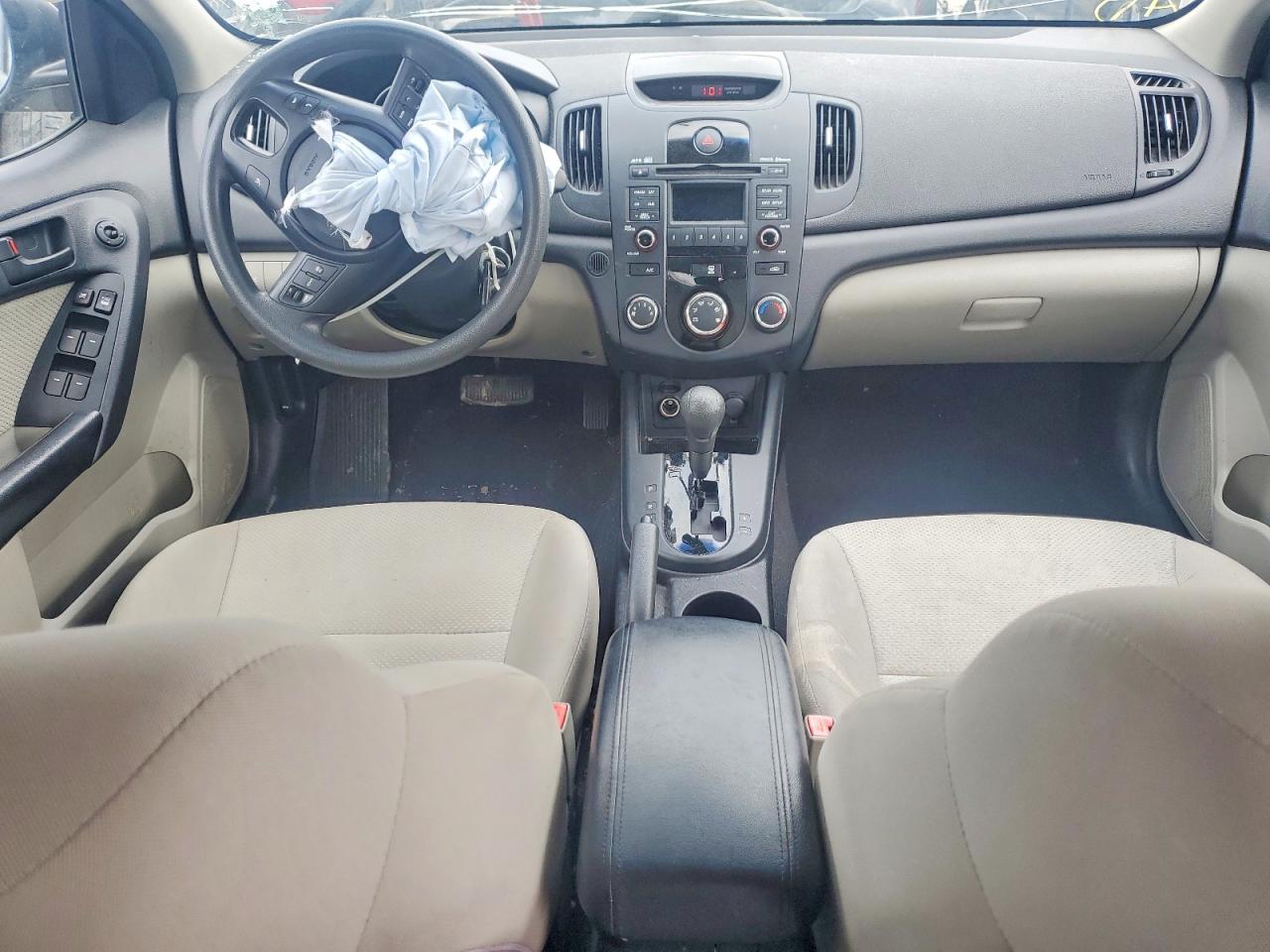 2010 KIA FORTE EX photo 8