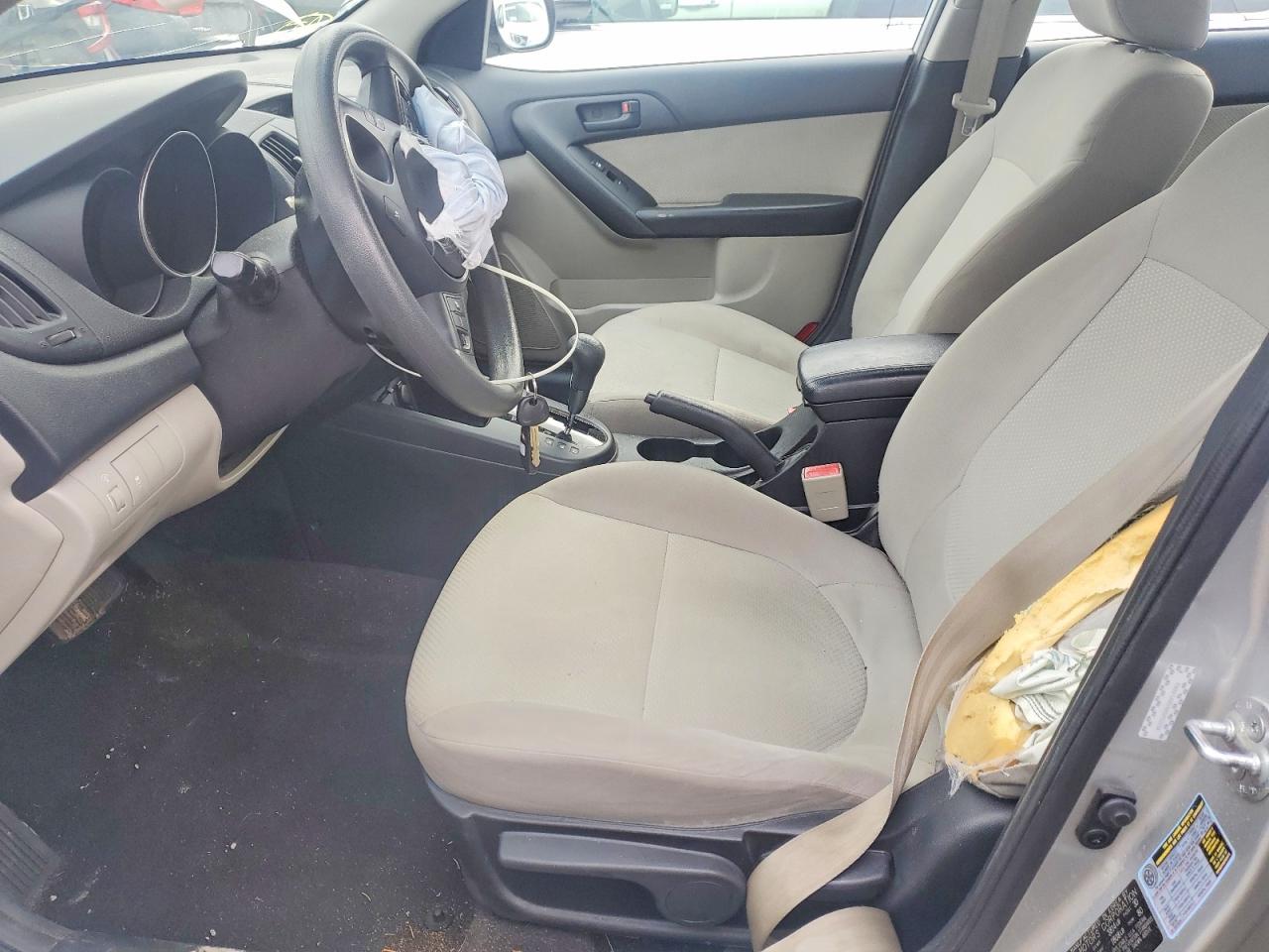 2010 KIA FORTE EX photo 7