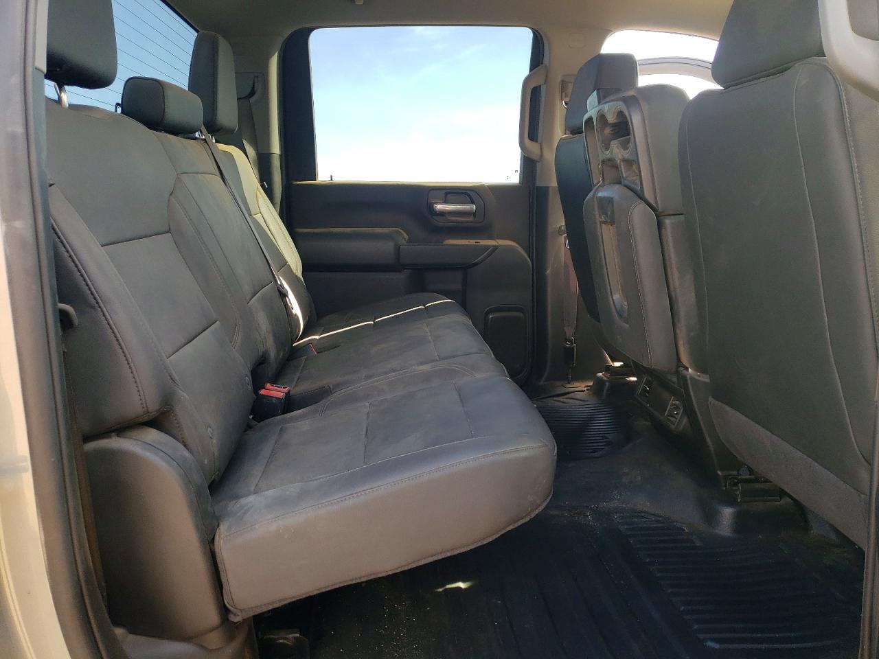 2025 CHEVROLET SILVERADO K2500 HEAVY DUTY photo 19