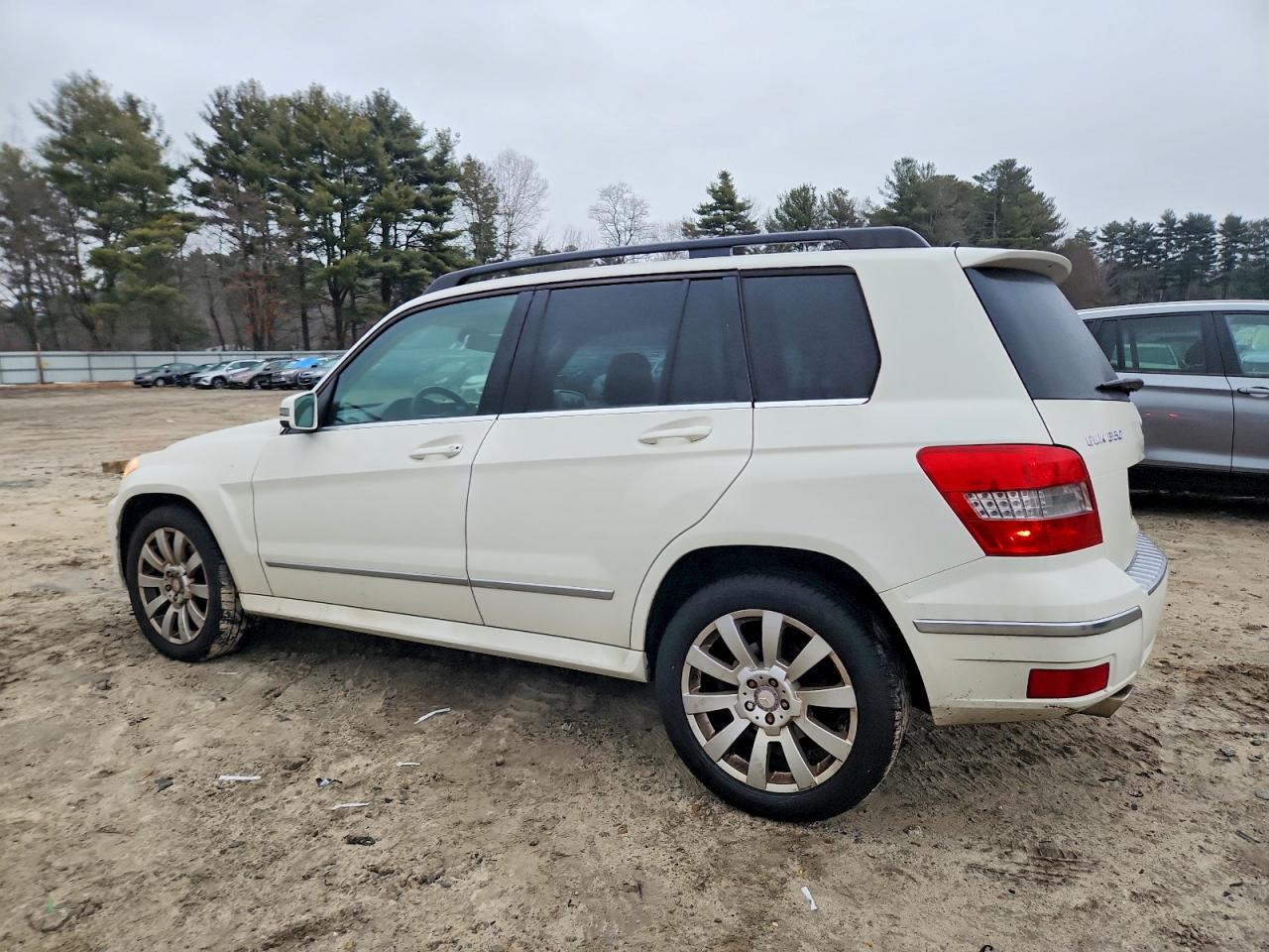 2011 MERCEDES-BENZ GLK 350 4MATIC photo 2