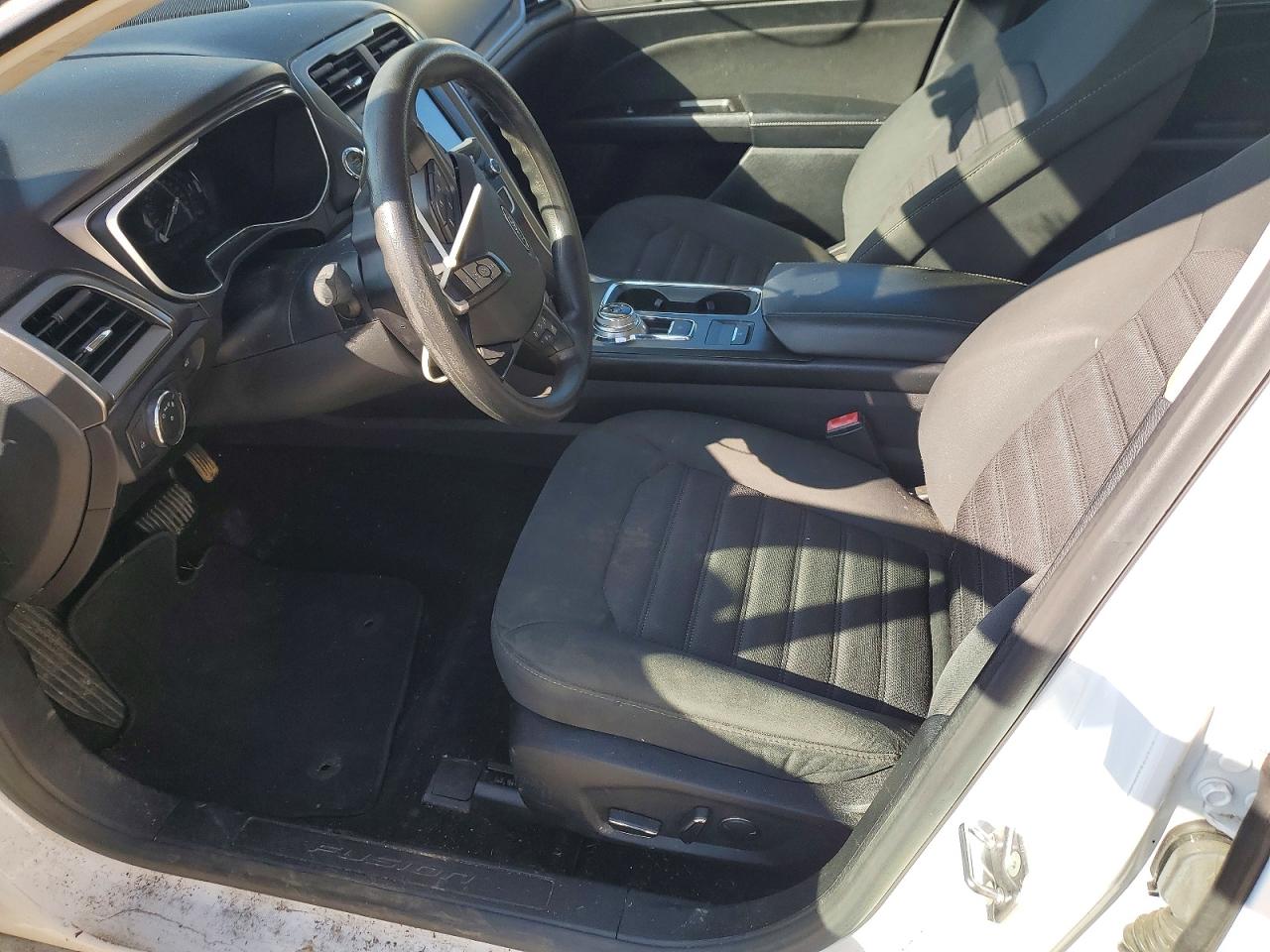 2017 FORD FUSION SE photo 13